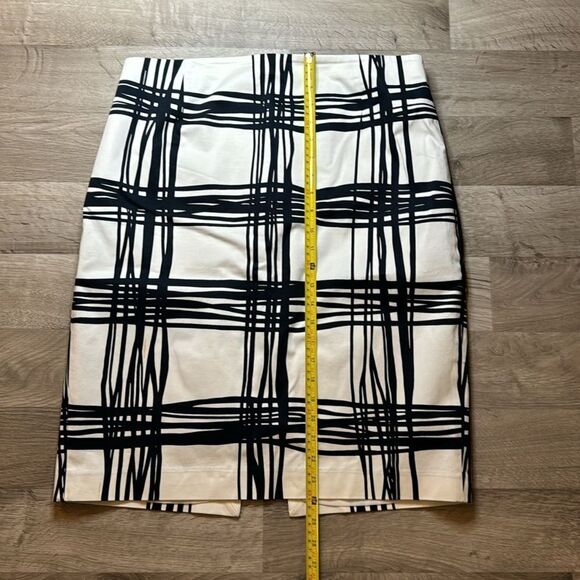 Express Design Studio High-Waist Skirt. Size 12. Lined skirt. - Picture 4 of 6